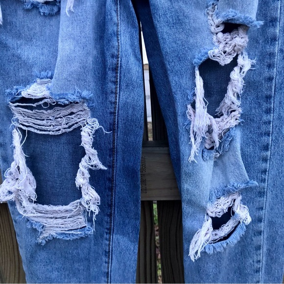 Shein distressed jeans High Rise Sz. 4 Light Wash - Picture 5 of 7